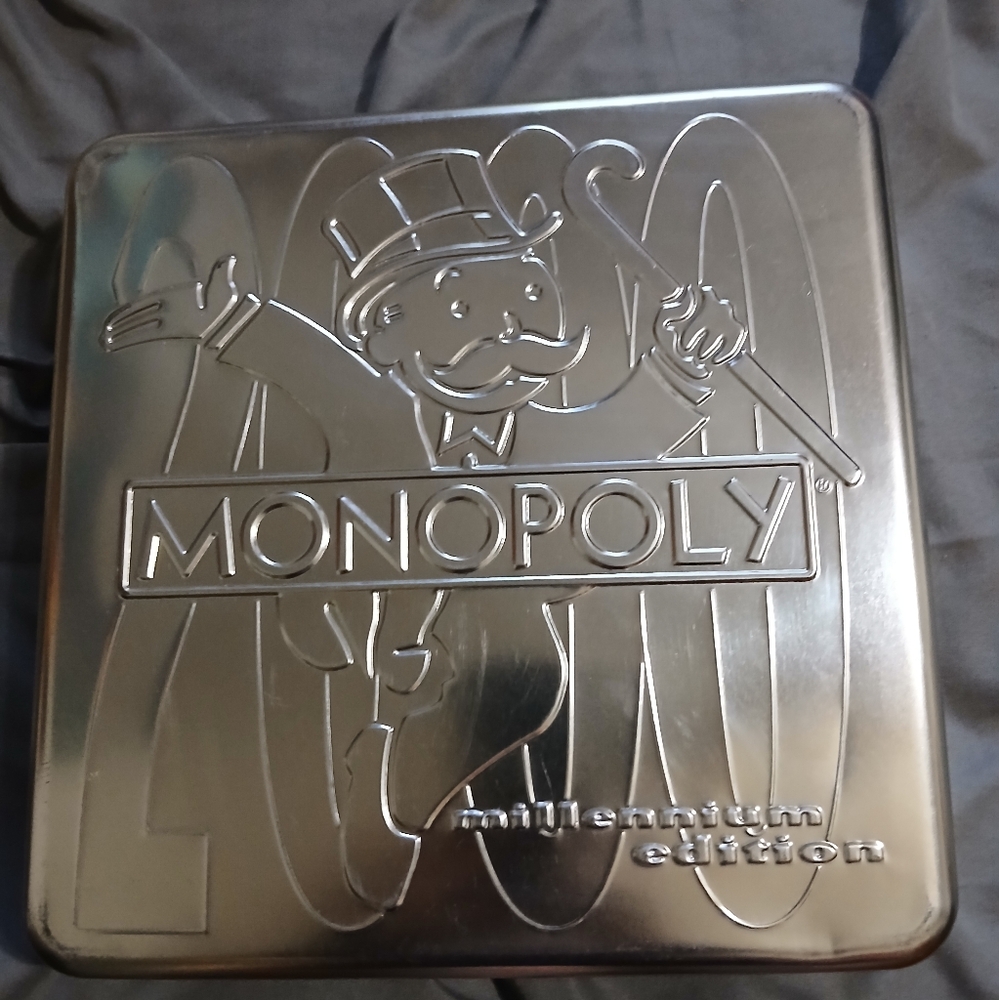 Monopoly Millennium Edition‎ Tin Box. (Silver)